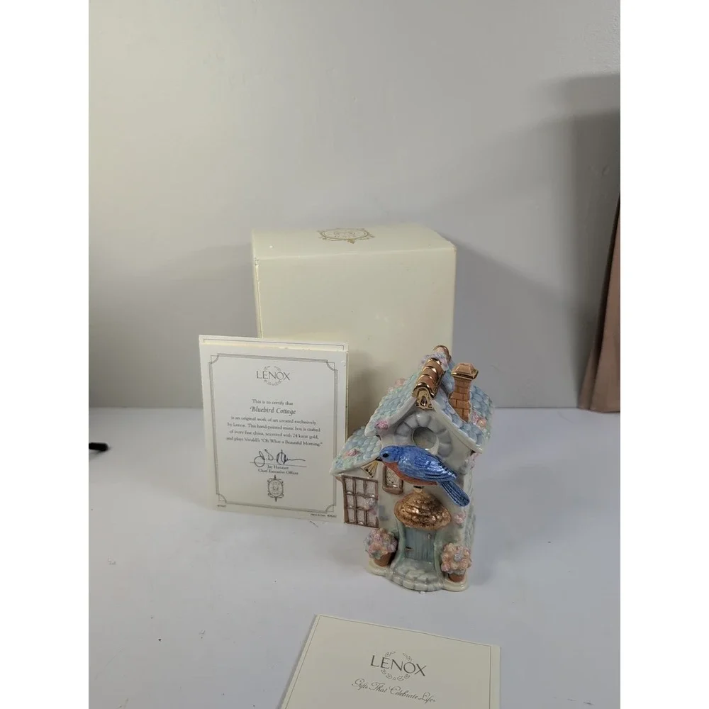 Lenox Bluebird Cottage Musical Birdhouse Gold Trim